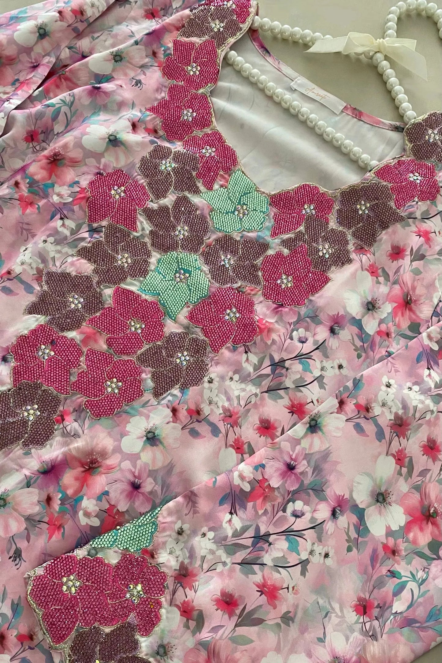 MUKHAWAR - NAYLA - Amiraati