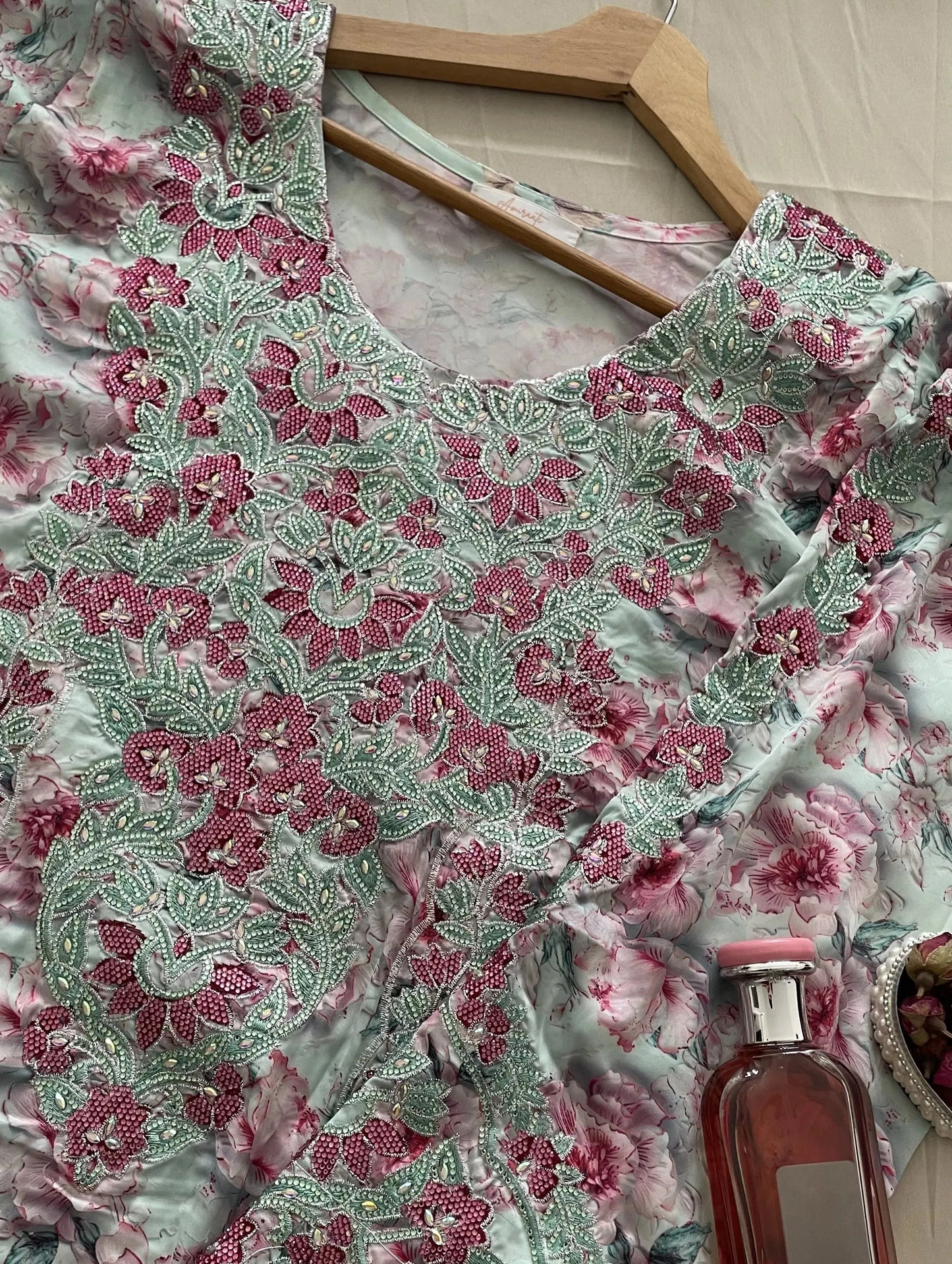 MUKHAWAR - AMIRA - Amiraati