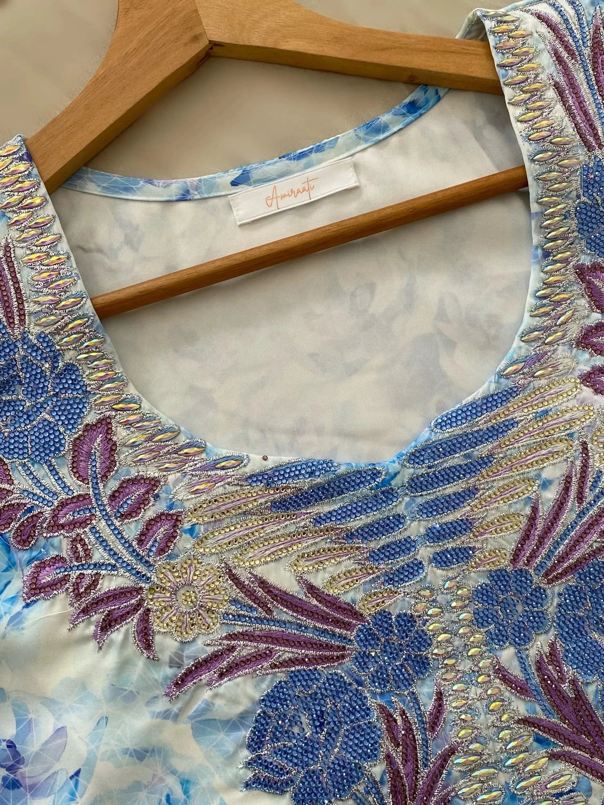 MUKHAWAR - NŪRAH - Amiraati