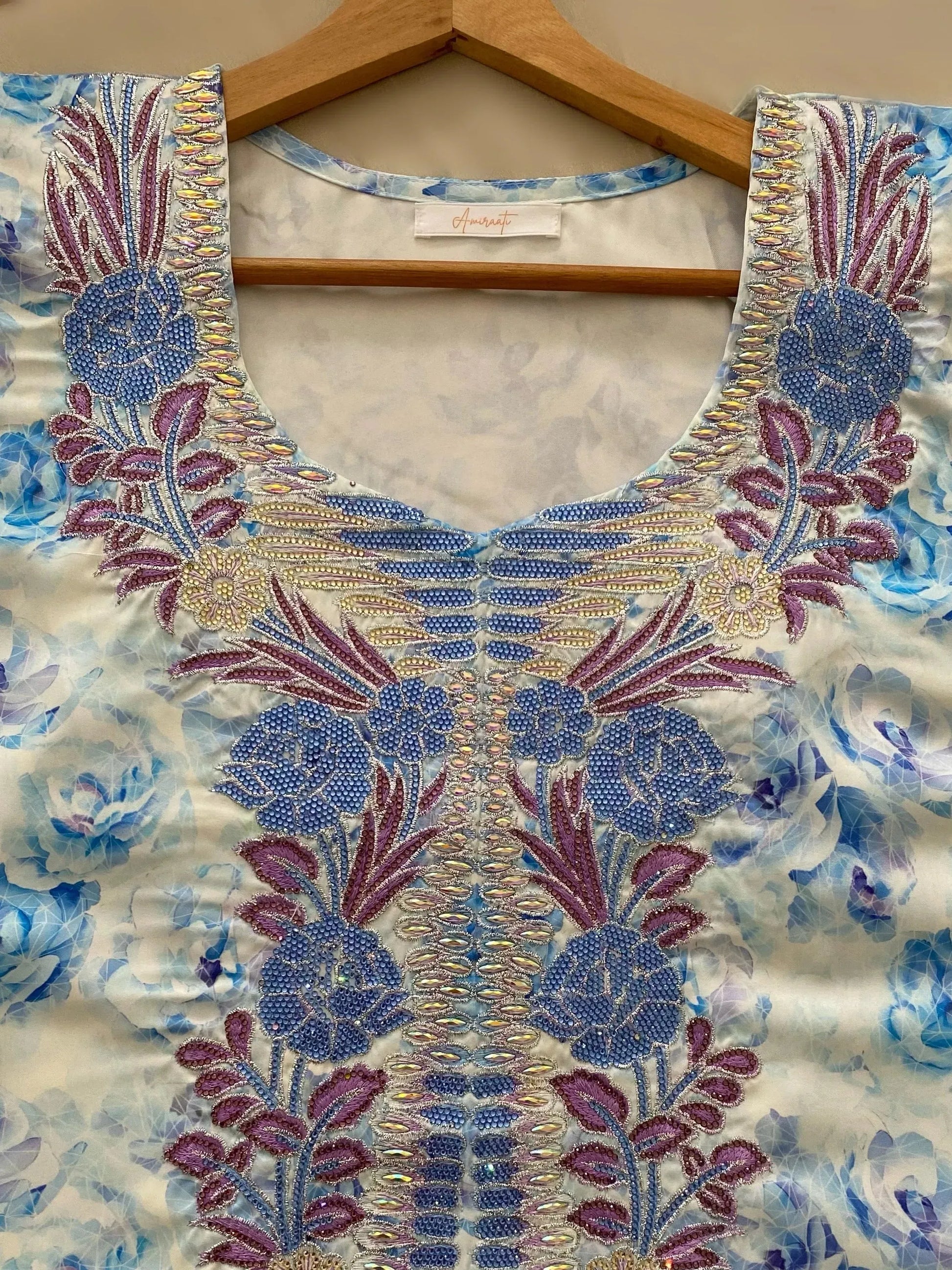 MUKHAWAR - NŪRAH - Amiraati