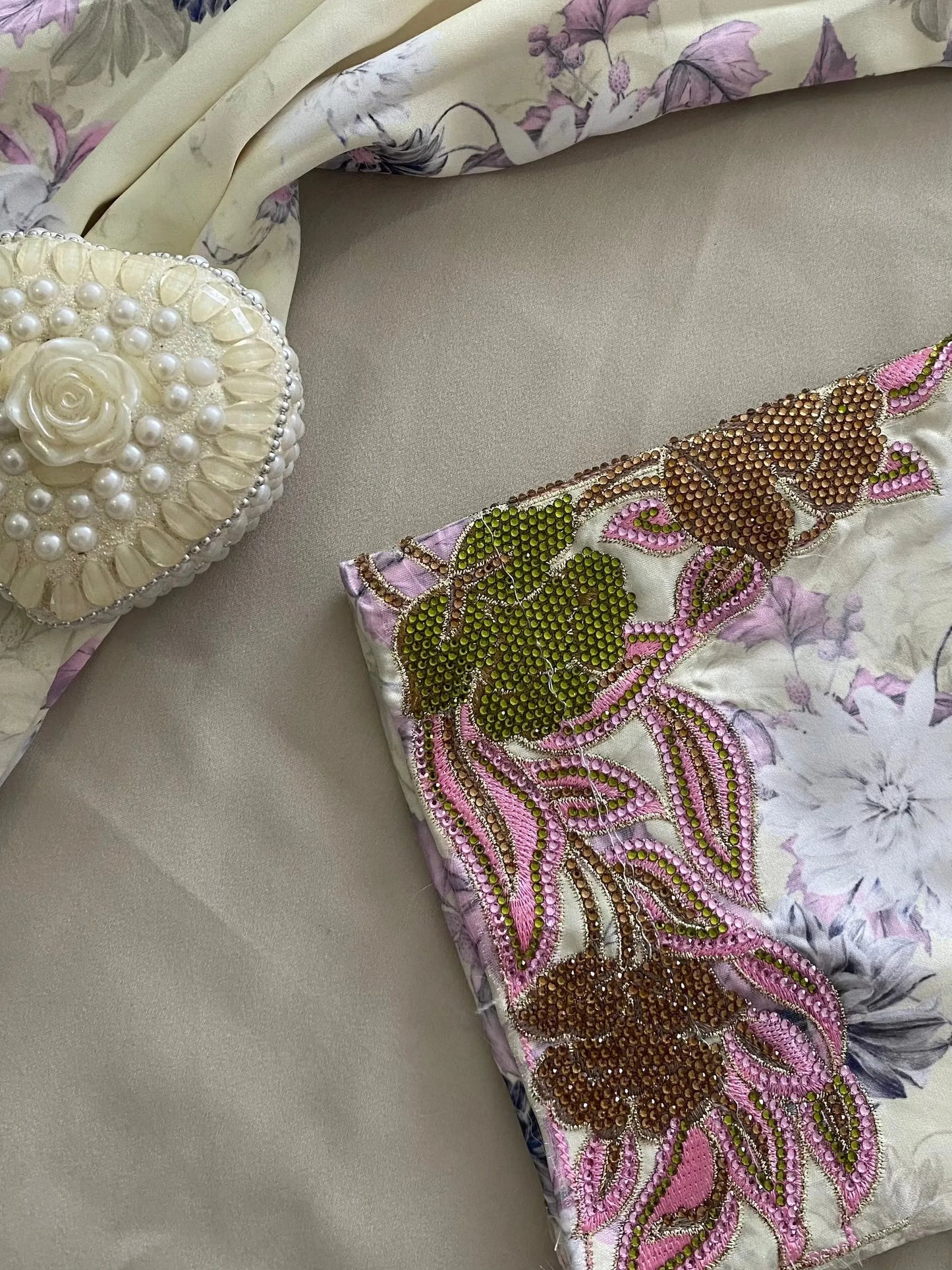 MUKHAWAR - YASMIN - Amiraati